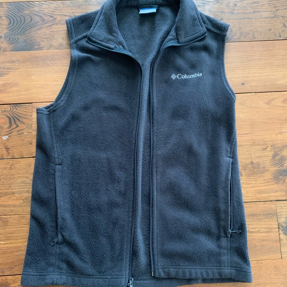 Black small fleece Columbia vest